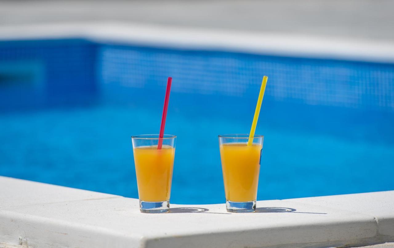 Apartments Villa "Aurea" With Pool Krk Town Buitenkant foto