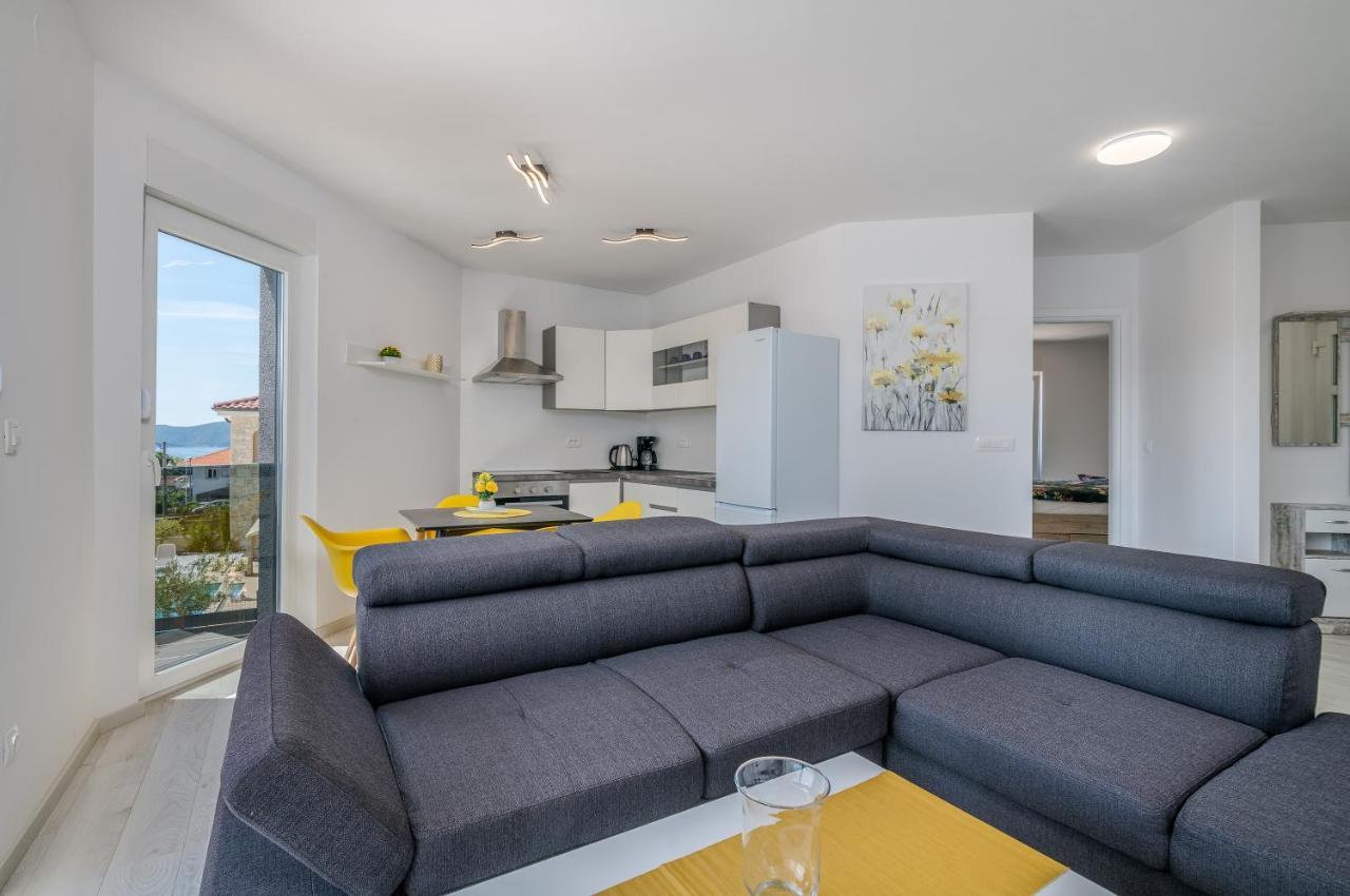 Apartments Villa "Aurea" With Pool Krk Town Buitenkant foto