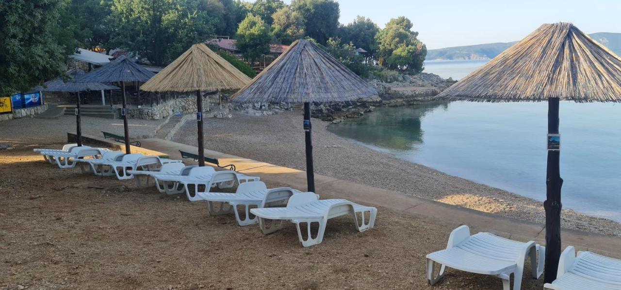Apartments Villa "Aurea" With Pool Krk Town Buitenkant foto